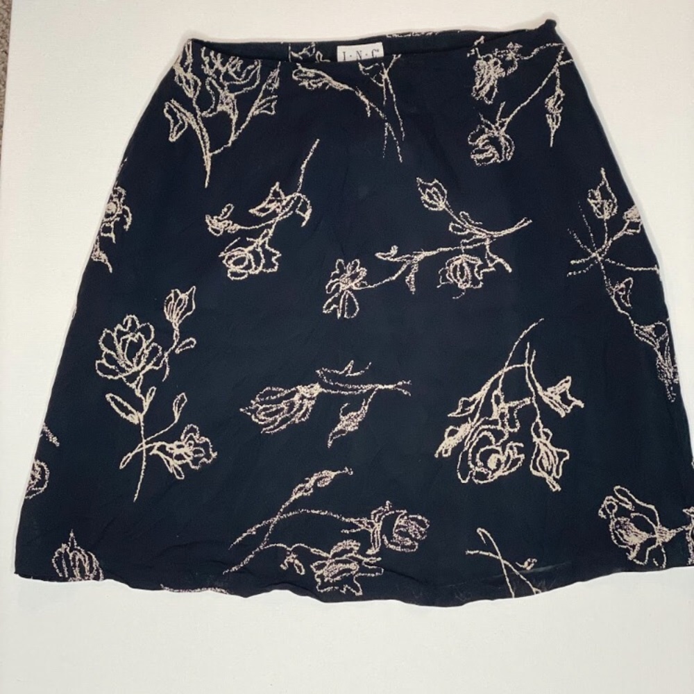 The Jen- vintage INC 90s floral skirt